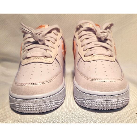 New Women’s Nike Air Force 1 Pink Sneakers Size 7.5 - Picture 3 of 7